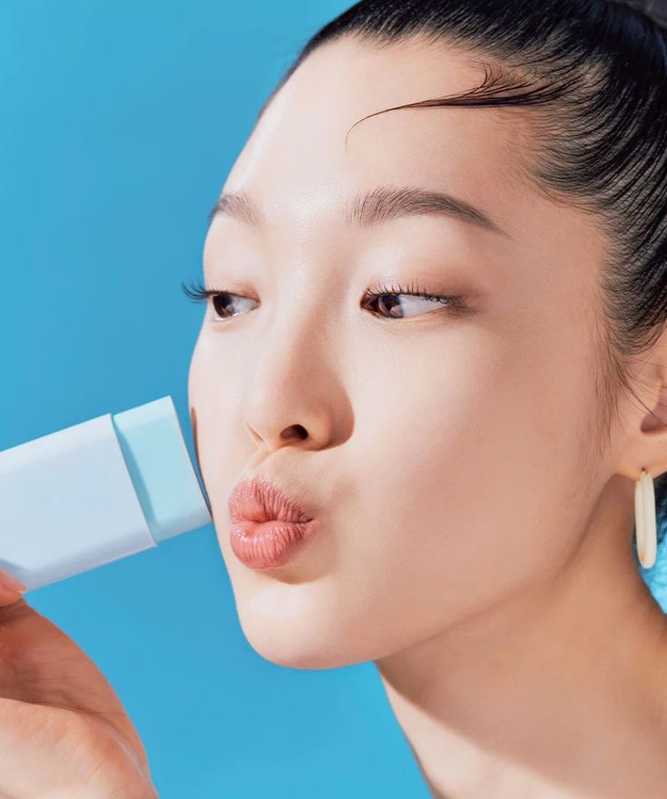 ضد آفتاب استیکی توکوبو اصل با SPF 50 حاوی عصاره پنبه کتان وزن 19 گرم